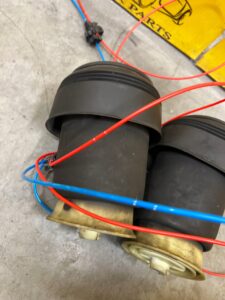 KOMPLET MIECHY MIECH TYŁ TYLNY PNEUMATYCZNY PRAWY LEWY BMW X5M E70 X6M E71