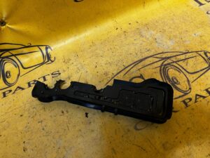 USZCZELKA KOMORY SILNIKA PRAWA BMW F40