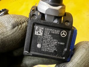 CZUJNIK TPMS CIŚNIENIA OPON MERCEDES C-KLASA W206