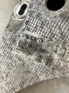 WAHACZ TYŁ TYLNY PRAWY VOLVO XC90 II