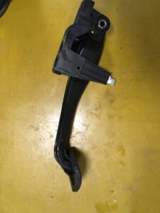 PEDAŁ HAMULCA MERCEDES W246 INFINITI Q30 AUTOMAT