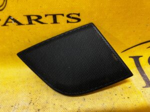 OSŁONA MASKOWNICA GŁOŚNIKA PRAWA PORSCHE PANAMERA 970 I LIFT