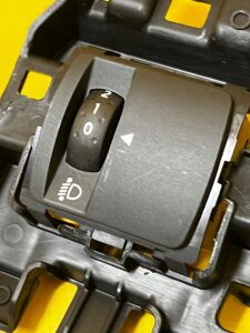 PANEL PRZEŁĄCZNIK REGULACJI WYSOKOŚCI ŚWIATEŁ DACIA SANDERO III LOGAN III