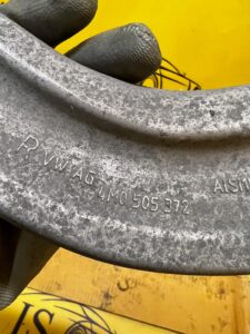 AUDI Q7 4M Q8 WAHACZ PRAWY TYŁ TYLNY 4M0505372