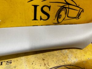 OSŁONA POSZYCIE SŁUPKA A LEWA LR RANGE ROVER EVOQUE II L551