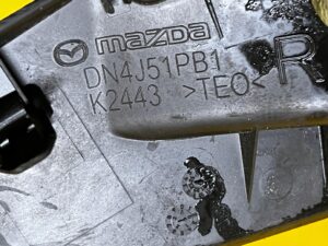 OSŁONA ZAŚLEPKA PLASTIK PRAWY MAZDA MX 30