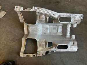 PŁYTA OSŁONA TERMICZNA SKRZYNI BIEGÓW PORSCHE MACAN 95B