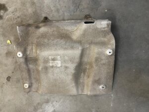 IZOLACJA OSŁONA TERMICZNA PODŁOGI BAGAŻNIKA BMW M5 F90