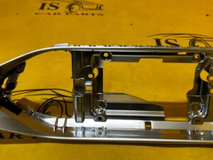 RAMKA WYŚWIETLACZA OSŁONA DEKOR CHROM DESKI NAWIGACJI PEUGEOT 308 II T9 EU