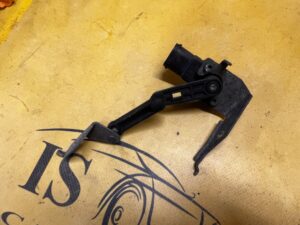 CZUJNIK POZIOMOWANIA ŚWIATEŁ TYŁ PRAWY VOLVO XC90 II