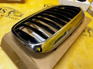 GRILL ATRAPA NERKA PRAWY PRAWA BMW 5 G30 G31 M-PAKIET SPORT NOWY OEM