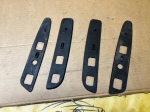 KOMPLET USZCZELKA RELINGU DACHOWEGO LEWA PRAWA NISSAN X-TRAIL III T32
