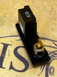 PANEL ADAPTER GNIAZDO 12V AUX RANGE ROVER EVOQUE L538 JAGUAR XJ X351