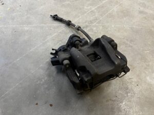 ZACISK HAMULCOWY ELEKTRYCZNY TYŁ PRAWY VOLVO XC90 II