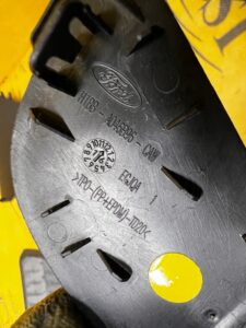 OSŁONA ZAŚLEPKA TUNELU ŚRODKOWEGO FORD FIESTA MK8