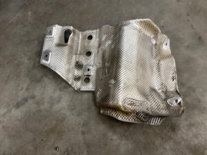 BLACHA OSŁONA TERMICZNA TYŁ PRAWA PORSCHE MACAN 95B