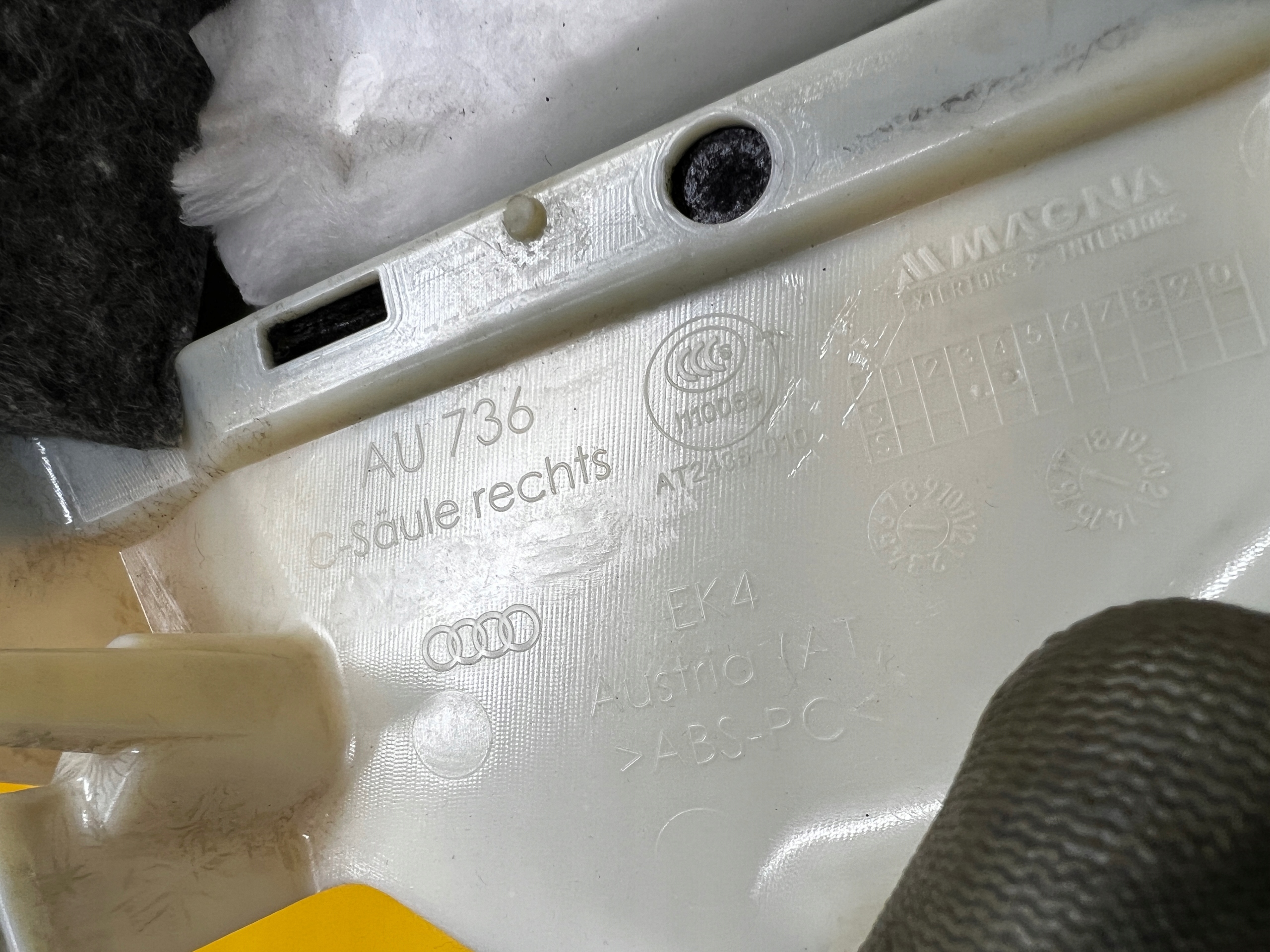POSZYCIE OSŁONA OBUDOWA SŁUPKA TYŁ C PRAWA PRAWY AUDI SQ7 Q7 4M0