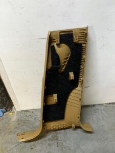 POSZYCIE OSŁONA OBUDOWA SŁUPKA ŚRODKOWEGO B LEWY PORSCHE MACAN 95B