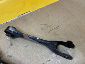 WAHACZ TYŁ LEWY PRAWY FORD MUSTANG VI