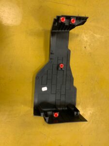 OSŁONA RĘCZNEGO TUNELU ŚRODKOWEGO NISSAN E-NV200