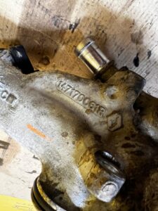 OBUDOWA ZAWÓR EGR RENAULT DACIA NISSAN MERCEDES 1.5 BLUE DCI