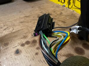 LUSTERKO ZEWNĘTRZNE LEWE 20 10+10 PIN KAMERA ASYSTENT MERCEDES GLS X166 890