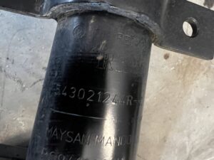 NOGA AMORTYZATOR ZWROTNICA PRZÓD LEWY DACIA SANDERO III 1.0 TCE LPG ECO-G