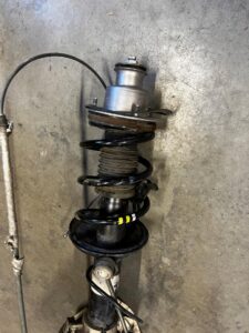 NOGA ZWROTNICA AMORTYZATOR TYŁ PRAWY PORSCHE CAYMAN S 987