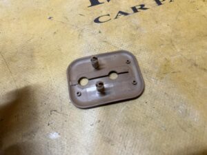 OSŁONA RYGLA MOCOWANIA OPARCIA FOTELA KANAPY TYŁ PORSCHE MACAN 95B