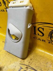 OSŁONA POSZYCIE SŁUPKA B PRAWA LR RANGE ROVER EVOQUE II L551