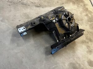 ĆWIARTKA PODŁUŻNICA FARTUCH KIELICH PRZÓD LEWY RANGE ROVER VELAR L560