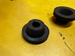 2 X MOCOWANIE GUMA FILTRA POWIETRZA FORD BRONCO 21-