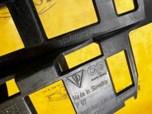 ŚLIZG MOCOWANIE WSPORNIK ZDERZAKA TYŁ PRAWY PORSCHE MACAN 95B