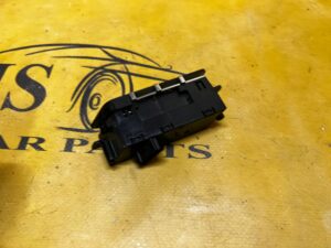 PRZEŁĄCZNIK PANEL STEROWANIA FOTELA PAMIĘĆ PRZÓD PRAWY PORSCHE MACAN 95B