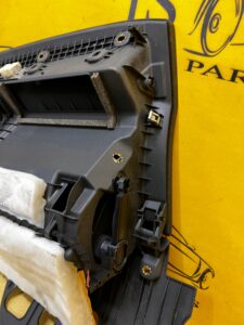 SCHOWEK DESKI KONSOLI PASAŻERA AUDI A4 B9