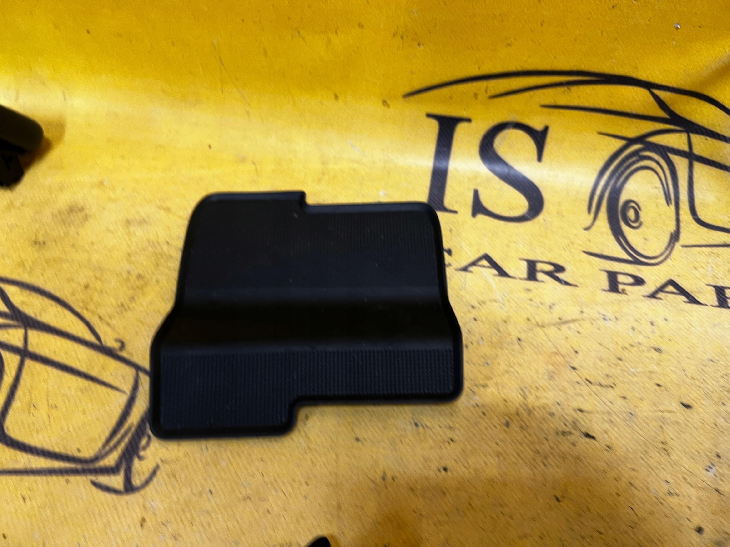 OSŁONA WKŁAD PODSTAWKA SCHOWKA PORSCHE CAYENNE II 7P5 LIFT 92A