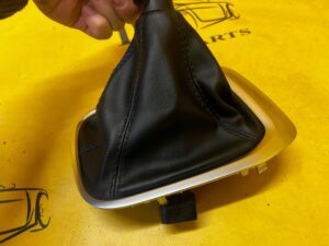 MIESZEK RAMKA WYBIERAKA SKRZYNI BIEGÓW SKÓRA RENAULT MEGANE IV GT LINE