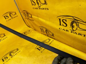 USZCZELKA LISTWA SZYBY CZOŁOWEJ PRZÓD PRAWY FORD EXPLORER VI MK6