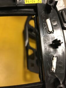 PANEL RAMKA DEKOR TUNELU ŚRODKOWEGO INFINITI Q30