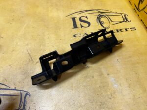 MOCOWANIE UCHWYT POSZYCIA OSŁONY SŁUPKA A PRZÓD LEWY FORD BRONCO 21-