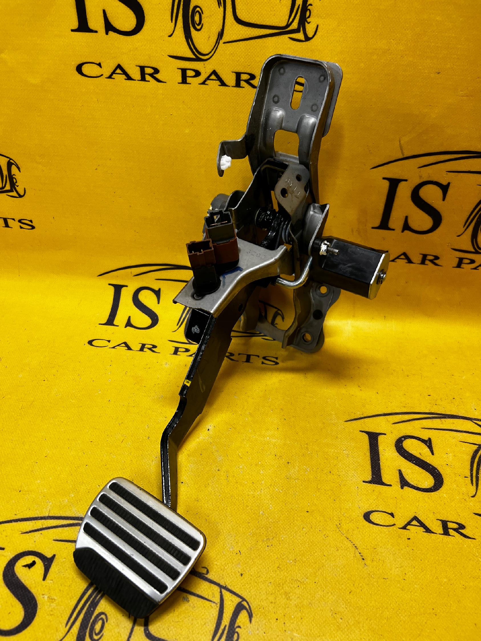 PEDAŁ HAMULCA NOŻNEGO INFINITI Q70 M35H 3.5H