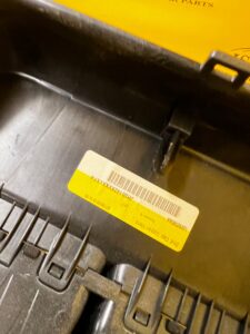 OSŁONA PANEL TYLNY KRATKA TUNELU ŚRODKOWEGO RANGE ROVER EVOQUE II L551