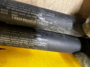 KOMPLET SIŁOWNIKI ELEKTRYCZNE KLAPY TYŁ BAGAŻNIKA FORD EXPLORER VI MK6