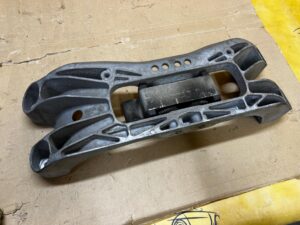 WSPORNIK ŁAPA PODUSZKA SKRZYNI BIEGÓW FORD EXPLORER MK6 3.3 V6 FHEF HYBRID