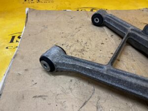 WAHACZ TYŁ TYLNY LEWY DOLNY CHEVROLET CORVETTE C5 97-04