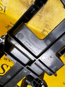 UCHWYT MOCOWANIE WSPORNIK TUNELU KONSOLI ŚRODKOWEJ RANGE ROVER EVOQUE L538