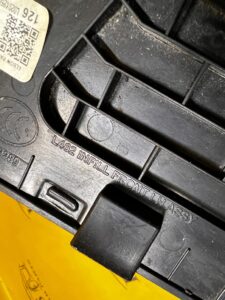 OSŁONA ZAŚLEPKA BOCZKA DRZWI PRZÓD LEWY LAND ROVER DISCOVERY 5 V L462