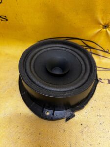 GŁOŚNIK DRZWI TYŁ TYLNYCH LEWY LEWYCH FORD RANGER MK5 V WILDTRAK