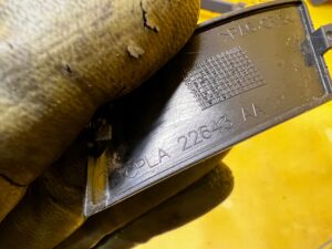 ZAŚLEPKA OSŁONA KLAMKI WEWNĘTRZNEJ TYŁ LEWY LAND ROVER DISCOVERY 5 V L462