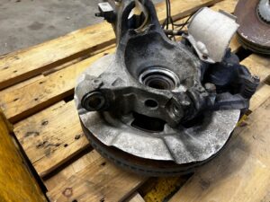 ZWROTNICA TARCZA PRZÓD LEWY LAND ROVER DISCOVERY SPORT V L550 LIFT 2.0 D